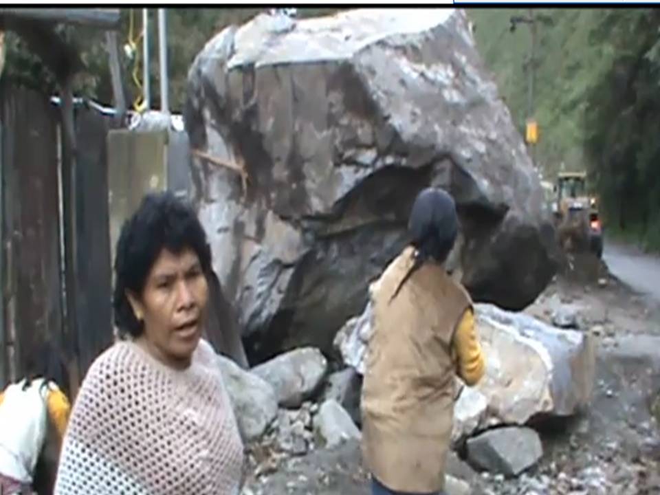 Lluvias provocan más deslizamientos de rocas Gigantes.
