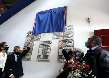 HOMENAJEAN A LEYENDA DEL BÁSQUET TARMEÑO