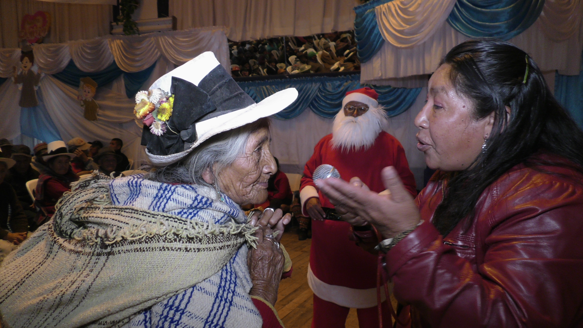 NAVITON SUPER A1 AL FINAL REGALO MAS DE 165 CANASTAS Y 200 PANETONES  A LOS MAS NECESITADOS EN TARMA MUCHAS GRACIAS  A  LOS  TARMEÑOS  EN EL EXTRANJERO  MISIÓN CUMPLIDA