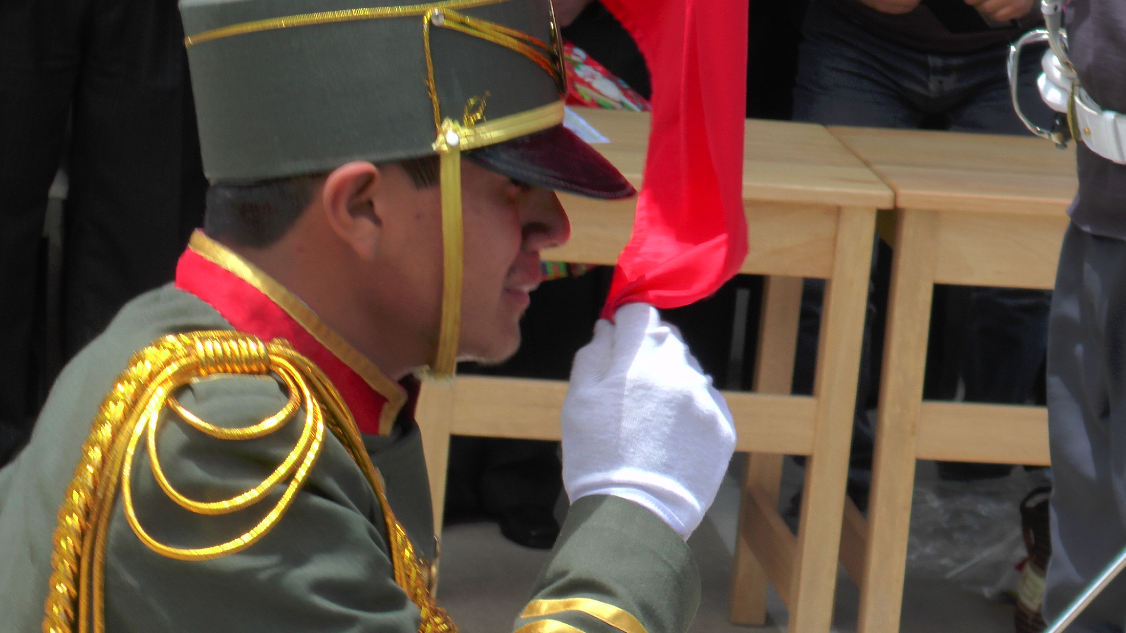 Lagrimas de Identidad en  el  colegio Industrial Fin de Año 2016